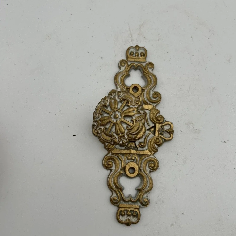 VTG Hyer Ornate Brass Cabinet Door Plate Knob Lrg Hollywood Regency Mid Century